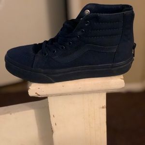 2 pairs of vans And 2 pairs of Jordan’s